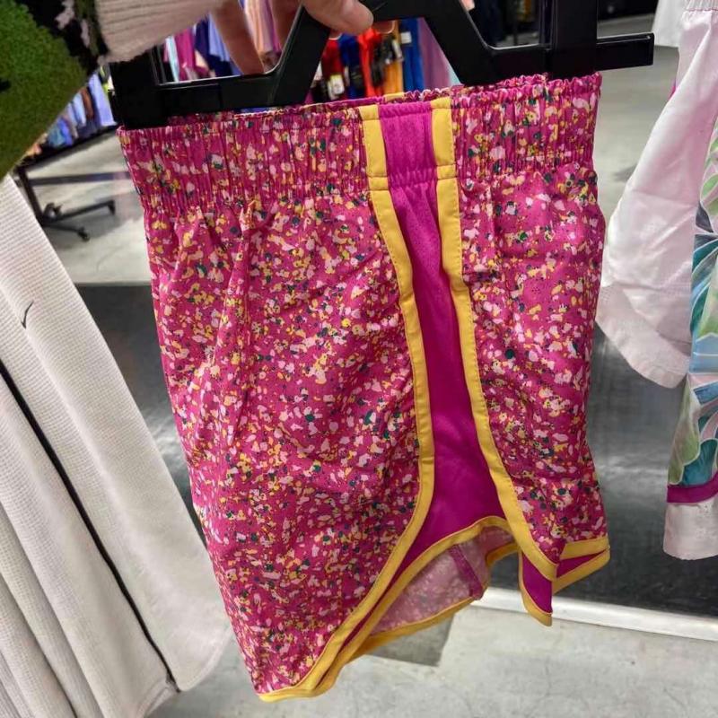 奥莱代购：NIKE 耐克 女款粉紫色小碎花运动短裤 CJ2455-601（断货退款）